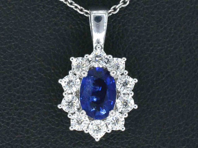 Witgouden entourage hanger met diamanten en saffier - afbeelding 1 van  7