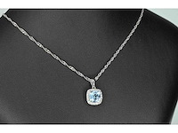 Witgouden entourage hanger topaas en diamanten - afbeelding 6 van  7