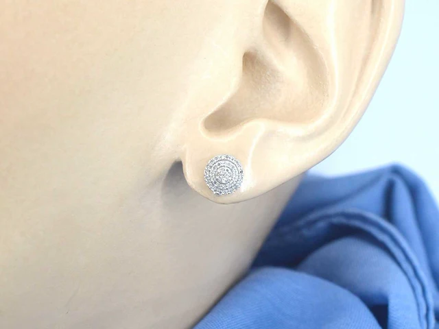 Witgouden entourage oorbellen diamant 0.20 ct - afbeelding 3 van  10