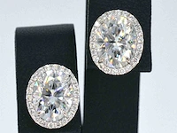 Witgouden entourage oorbellen diamant