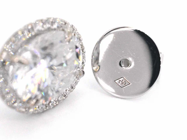 Witgouden entourage oorbellen diamant - afbeelding 10 van  10