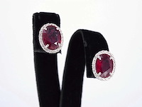 Witgouden entourage oorbellen diamanten en robijn - afbeelding 5 van  6