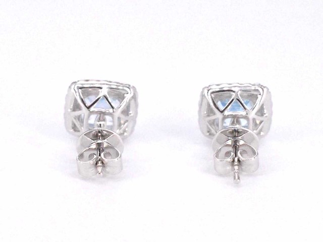 Witgouden entourage oorbellen grote topazen en diamanten - afbeelding 6 van  8