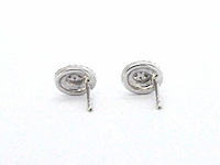 Witgouden entourage oorbellen met diamant - afbeelding 6 van  7