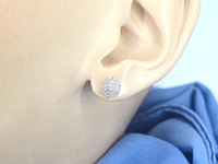 Witgouden entourage oorbellen met diamant - afbeelding 3 van  10