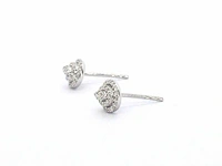 Witgouden entourage oorbellen met diamant - afbeelding 4 van  8