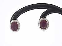 Witgouden entourage oorbellen met diamanten en robijn - afbeelding 1 van  9