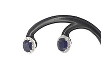 Witgouden entourage oorbellen met diamanten en saffier - afbeelding 4 van  9