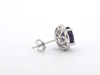 Witgouden entourage oorbellen met diamanten en saffier - afbeelding 8 van  9