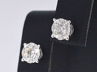 Witgouden entourage oorbellen met diamanten - afbeelding 5 van  10
