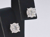 Witgouden entourage oorbellen met diamanten - afbeelding 6 van  11