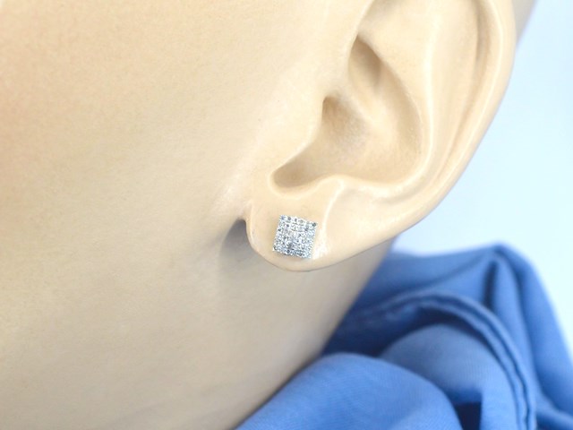 Witgouden entourage oorbellen met diamanten - afbeelding 2 van  8