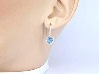 Witgouden entourage oorbellen met grote topazen en diamanten - afbeelding 2 van  9