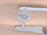 Witgouden entourage ring diamant ovaal briljant - afbeelding 3 van  10