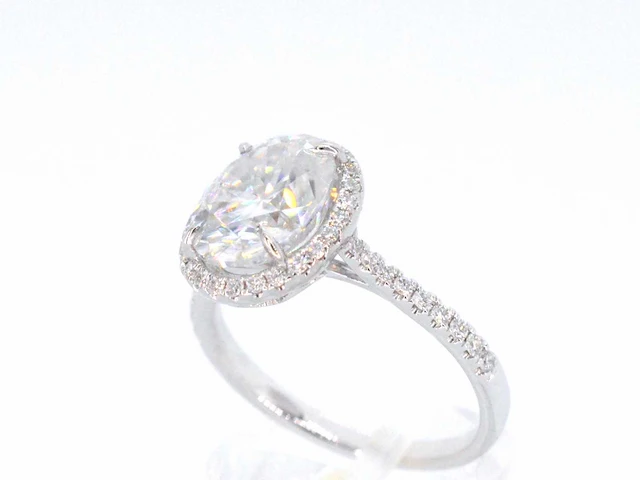 Witgouden entourage ring diamant ovaal briljant - afbeelding 5 van  10