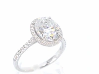 Witgouden entourage ring diamant ovaal briljant - afbeelding 6 van  10