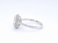 Witgouden entourage ring diamant ovaal briljant - afbeelding 7 van  10