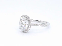 Witgouden entourage ring diamant ovaal briljant - afbeelding 10 van  10