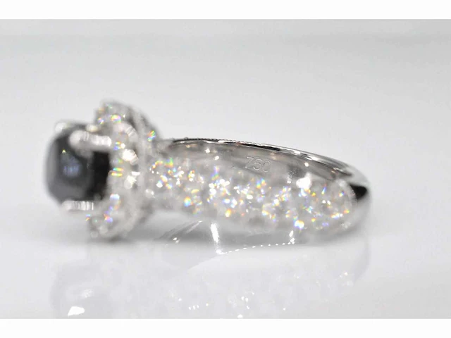 Witgouden entourage ring diamant zwart - afbeelding 7 van  7