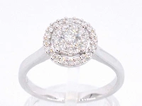 Witgouden entourage ring diamant