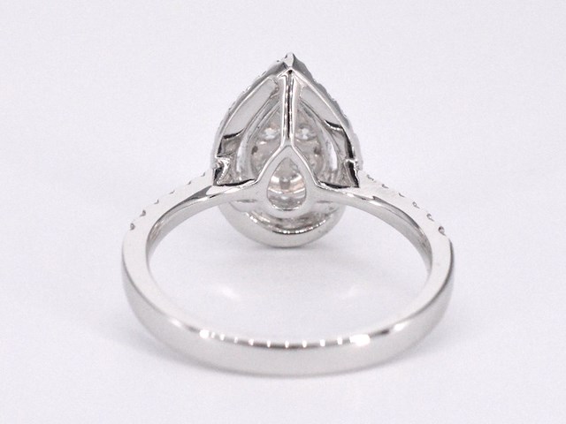 Witgouden entourage ring diamanten pear shape - afbeelding 9 van  11