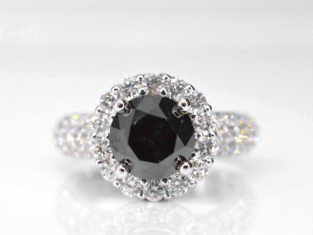 Witgouden entourage ring grote diamanten en zwarte diamant - afbeelding 1 van  7