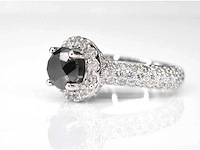 Witgouden entourage ring grote diamanten en zwarte diamant - afbeelding 5 van  7