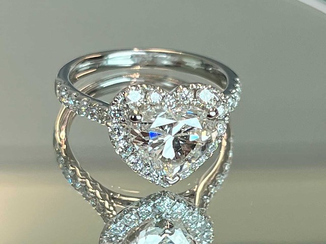 Witgouden entourage ring hartvorm diamant 2.00 carat - afbeelding 6 van  11