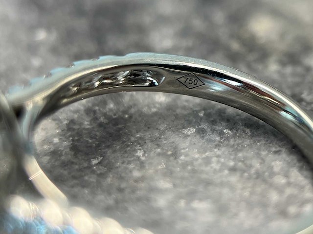 Witgouden entourage ring hartvorm diamant 2.00 carat - afbeelding 11 van  11