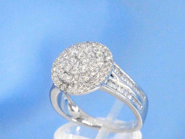 Witgouden entourage ring met 1.00 carat diamanten - afbeelding 6 van  12