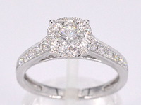 Witgouden entourage ring met briljant geslepen diamanten 1.00 carat