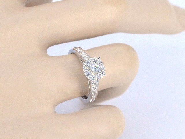 Witgouden entourage ring met briljant geslepen diamanten 1.00 carat - afbeelding 6 van  12