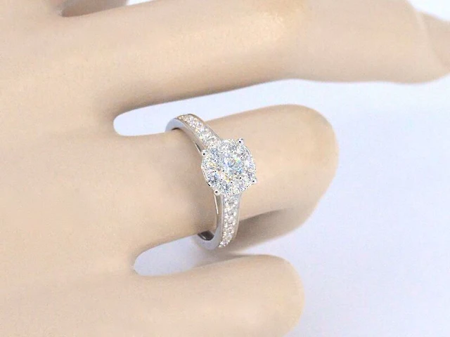 Witgouden entourage ring met briljant geslepen diamanten 1.00 carat - afbeelding 5 van  12
