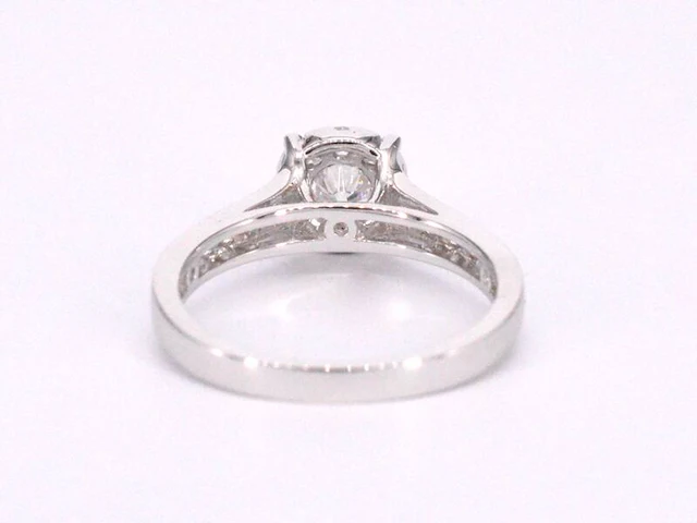 Witgouden entourage ring met briljant geslepen diamanten 1.00 carat - afbeelding 10 van  12