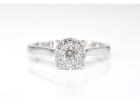 Witgouden entourage ring met briljant geslepen diamanten - afbeelding 4 van  6