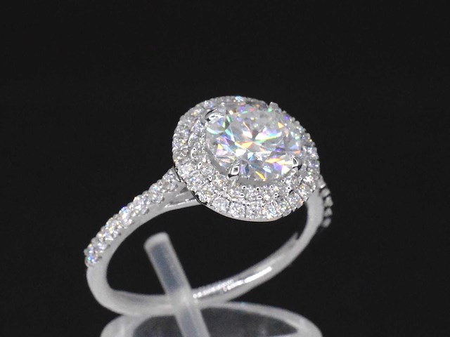 Witgouden entourage ring met diamanten en een briljant - afbeelding 5 van  10