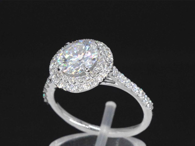 Witgouden entourage ring met diamanten en een briljant - afbeelding 6 van  10
