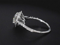 Witgouden entourage ring met diamanten en een briljant - afbeelding 7 van  10