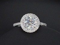 Witgouden entourage ring met diamanten en een briljant - afbeelding 8 van  10