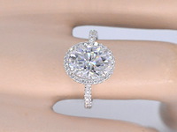 Witgouden entourage ring met diamanten en een gemaakte ovale briljant - afbeelding 4 van  11