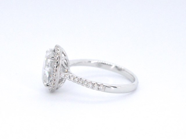 Witgouden entourage ring met diamanten en een gemaakte ovale briljant - afbeelding 7 van  11