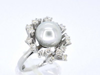 Witgouden entourage ring met diamanten en een zuidzee parel - afbeelding 4 van  8