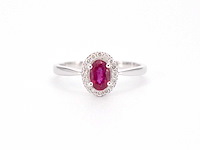 Witgouden entourage ring met diamanten en robijn - afbeelding 3 van  10