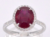 Witgouden entourage ring met diamanten en robijn - afbeelding 1 van  10