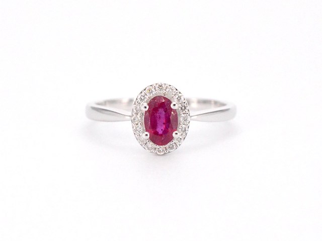 Witgouden entourage ring met diamanten en robijn - afbeelding 8 van  11