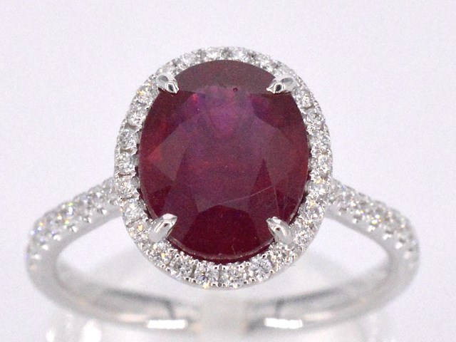 Witgouden entourage ring met diamanten en robijn - afbeelding 1 van  11