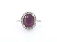 Witgouden entourage ring met diamanten en robijn - afbeelding 1 van  12