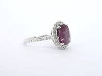 Witgouden entourage ring met diamanten en robijn - afbeelding 7 van  12