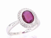 Witgouden entourage ring met diamanten en robijn - afbeelding 1 van  8