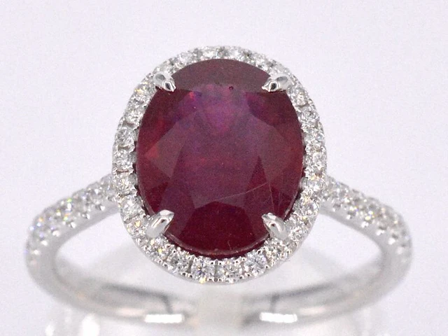 Witgouden entourage ring met diamanten en robijn - afbeelding 1 van  11